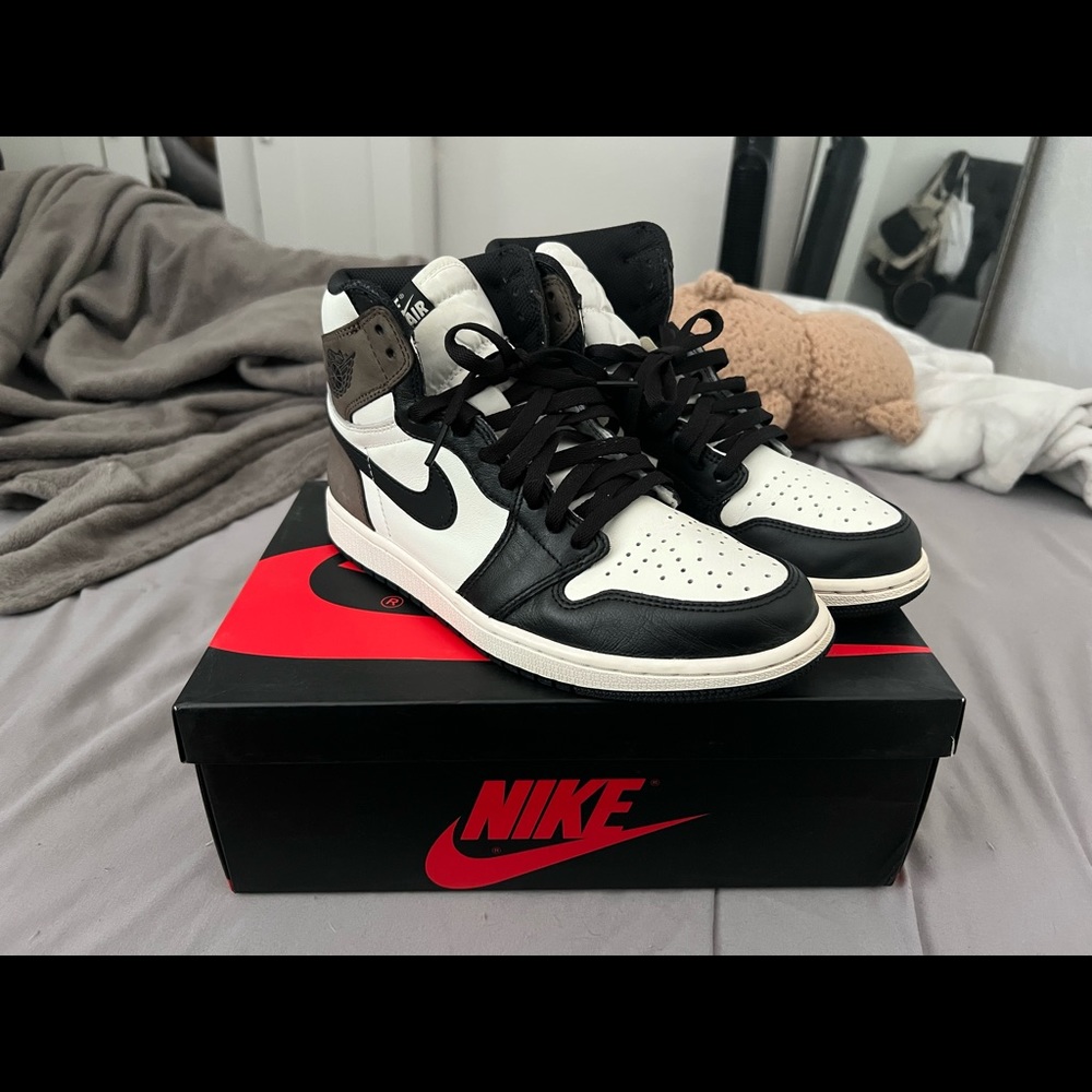 Air Jordan 1 “Mocha”